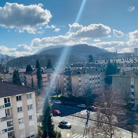 Lejlighed A 300 M Du Et Des Commerces Annecy